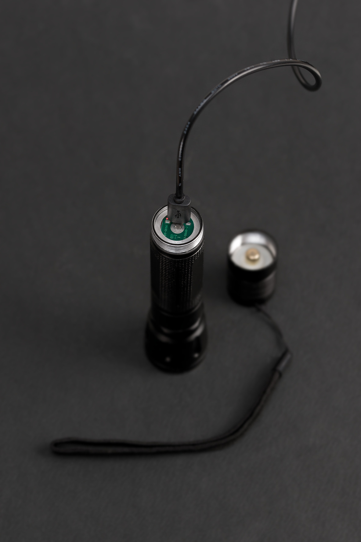 Lampe de poche a led extra-plat BRENNENSTUHL 1175590 rechargeable