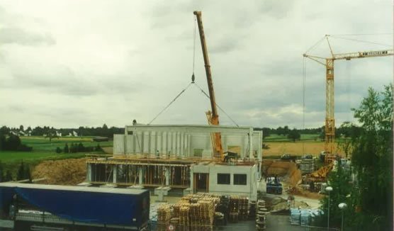 1998: Construction du bâtiment II à Tübingen