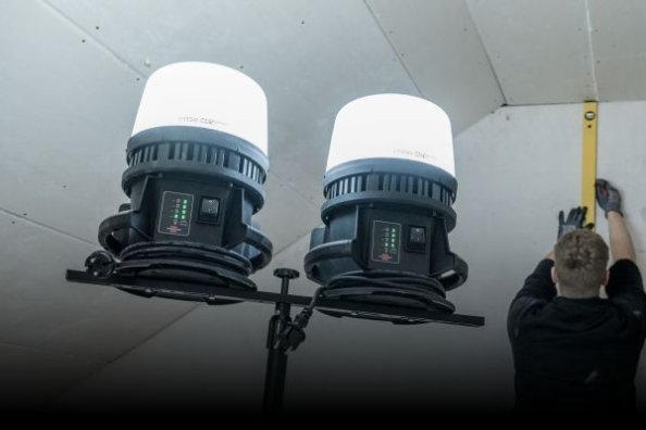 Projecteur de chantier professionnel à LED 360 degrés